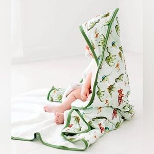 NIB Posh Peanut Buddy Hooded Towel - Limited Edition - Sold out print